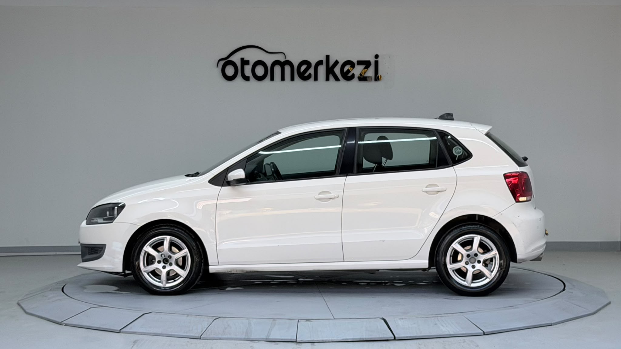 VOLKSWAGEN POLO 10